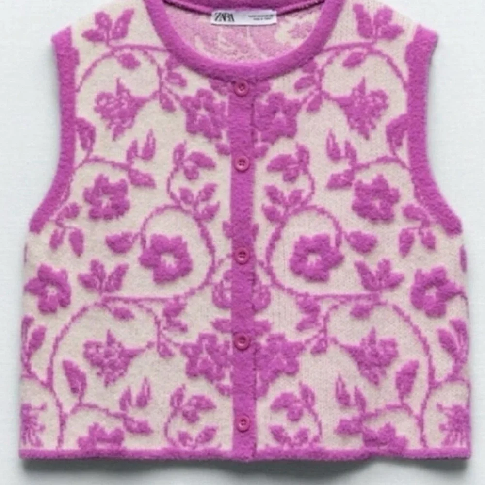 Women’s Pink Floral Knit Button Vest Sweater